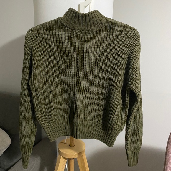 H&M KNIT TURTLE NECK SWEATER - Picture 1 of 2